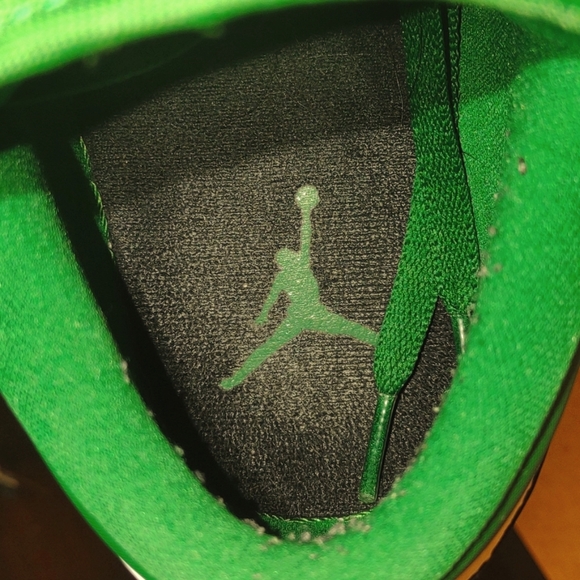 Jordan 1 Pine Green Lows - Picture 6 of 11